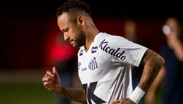 Neymar: Nova lesão no joelho levanta dúvidas sobre participação na Copa do Mundo de 2026, alerta especialista
