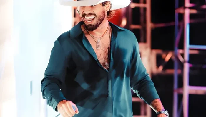 Zé Felipe emociona fãs com vídeo de despedida pedindo bênção para a filha antes de embarcar para turnê internacional em Angola e Portugal