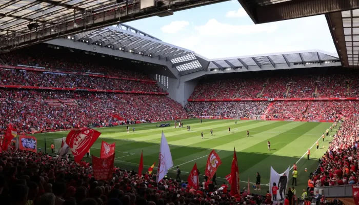 Liverpool x PSV na Champions League: Onde assistir, horário e prováveis escalações para o confronto decisivo em Anfield