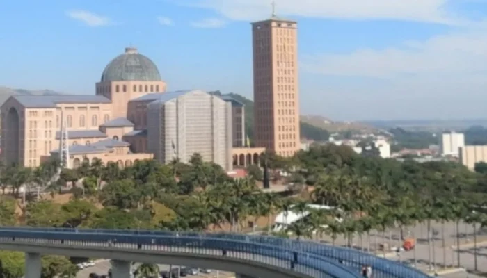 Aparecida (SP) Debate Nova Taxa de Turismo Sustentável: Prefeitura Tenta Aprovação Após Retirada de Projeto Anterior