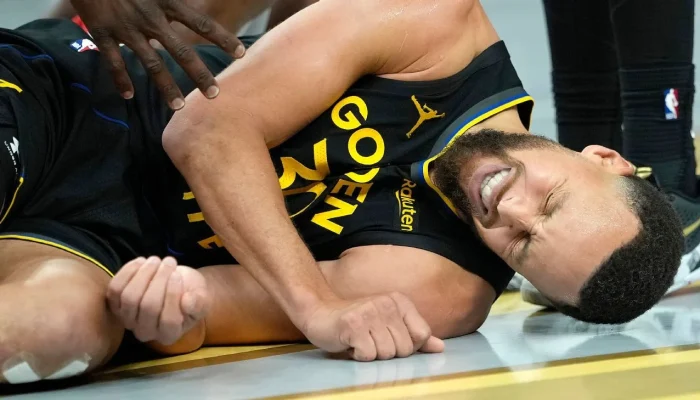 Alerta nos Warriors: Curry sente lesão na coxa em derrota para os Rockets e vira preocupação para a temporada da NBA