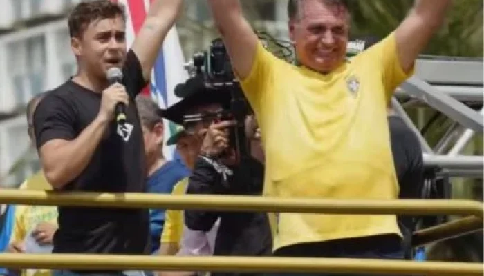 Defesa de Bolsonaro nega infração e diz que ex-presidente não olhou celular de Nikolas Ferreira em visita