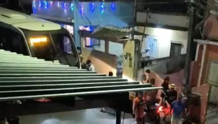 Execução Brutal em Manaus: Homem é Morto a Tiros na Rua de Casa; Câmera Registra Momento Chocante na Compensa