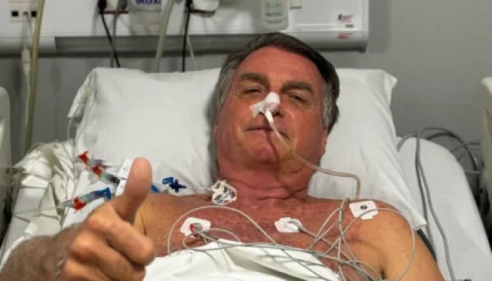 Alerta de Saúde: Jair Bolsonaro tem crise grave de soluços e refluxo na prisão, filhos revelam temor pela vida