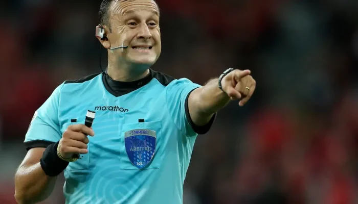 Argentino Darío Herrera Comanda Final da Libertadores 2025: Conheça o Árbitro e Sua Equipe para Palmeiras x Flamengo no Peru