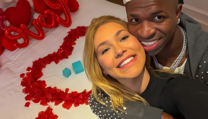 Virginia Fonseca celebra 1 mês de namoro com Vini Jr. com foto 'ousada' que gerou polêmica e foi apagada