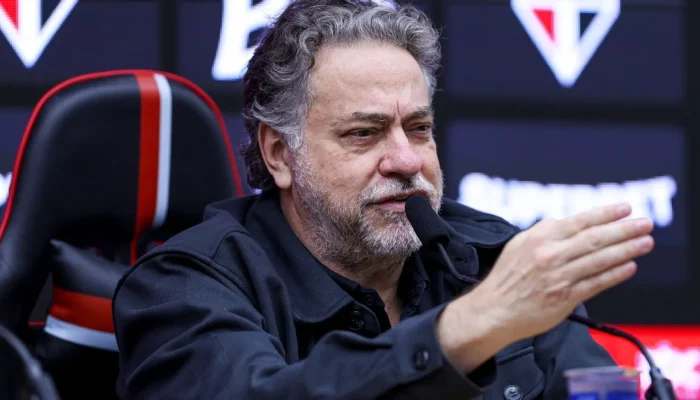Vexame no Rio: Conselheiros do São Paulo Pedem Renúncia de Julio Casares Após Goleada Histórica