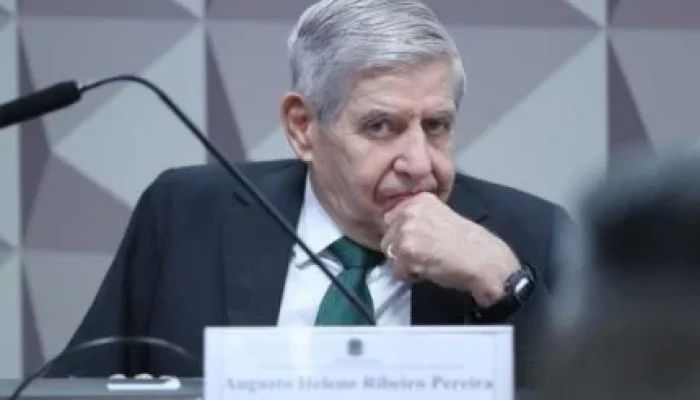 PGR pede prisão domiciliar para Augusto Heleno por Alzheimer e idade avançada