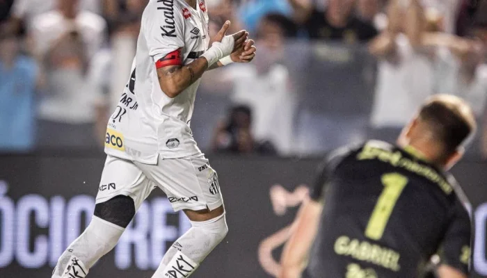 Neymar desabafa: "Não está tudo bem", mas lamenta "baboseiras" inventadas sobre sua lesão e carreira