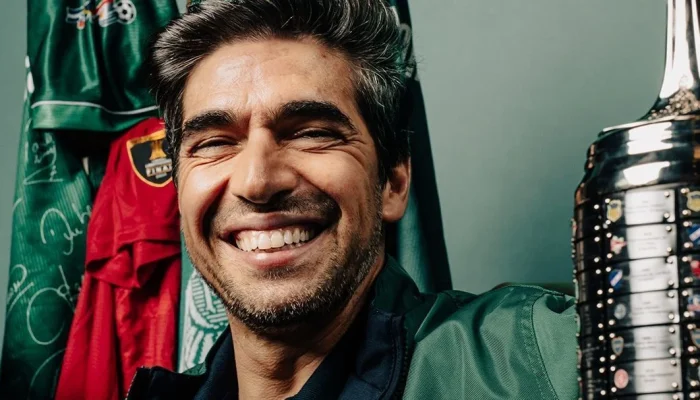 Abel Ferreira revela propostas milionárias e o clube que ofereceu R$ 60 milhões para tirá-lo do Palmeiras