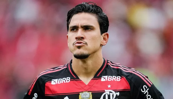 Filipe Luís confirma Pedro fora da final da Libertadores contra o Palmeiras e explica mudanças no Flamengo