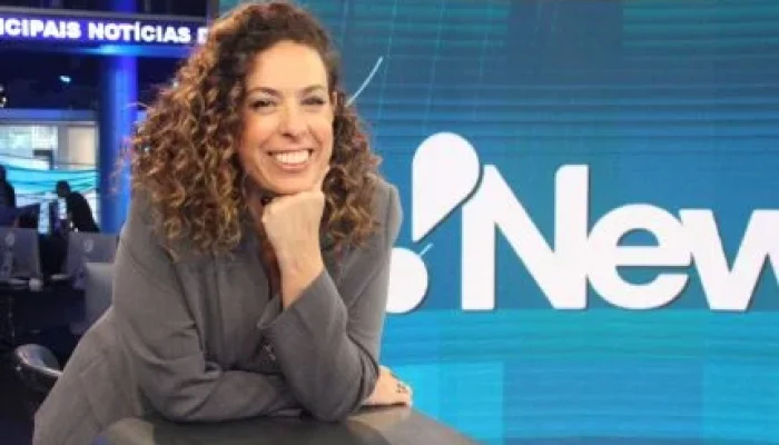 Fabíola Cidral na RedeTV! News: Convivência com Datena é "maravilhosa" e estreia marca nova fase na TV aberta aos 48 anos