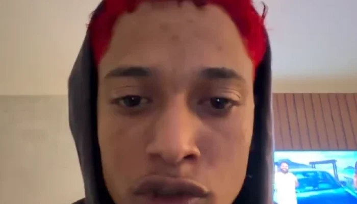 Oruam tem TV destruída por amigo em comemoração e pede: 'Quem fez isso, mano?'