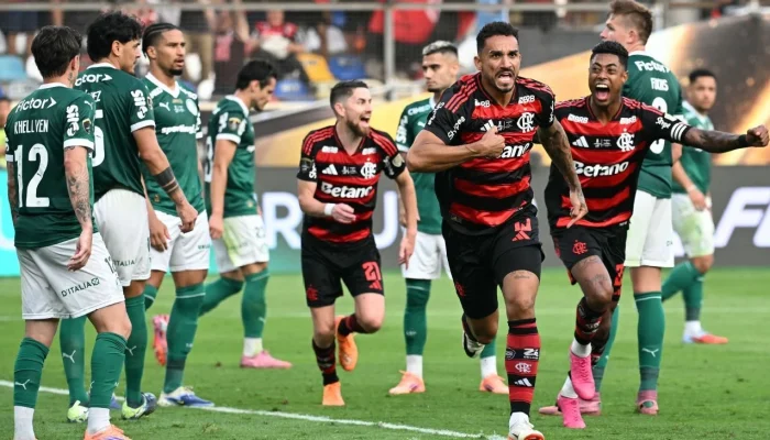 Danilo celebra gol histórico na Libertadores e se junta a Zico e Gabigol em seleto grupo de artilheiros de finais