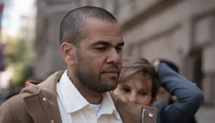 Daniel Alves: Do Campo de Futebol ao púlpito, ex-jogador vive nova vida como pastor evangélico após polêmica