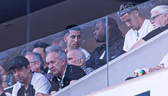 João Félix, Cancelo e Lodi no Brasil: craques do Al Nassr e Al Hilal visitam Wesley em jogo do Corinthians e ganham camisas