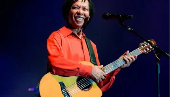 Djavan 'Djavanear 50 Anos': Cantor anuncia turnê gigantesca com 25 sucessos em 11 capitais, veja datas e como comprar ingressos
