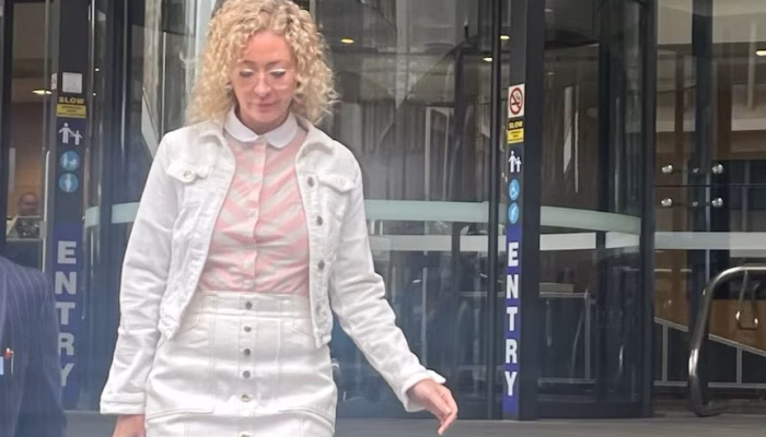 Professora de 37 anos confessa sexo com aluno de 15 anos após negar e enviar mensagens picantes sobre "brinquedo"