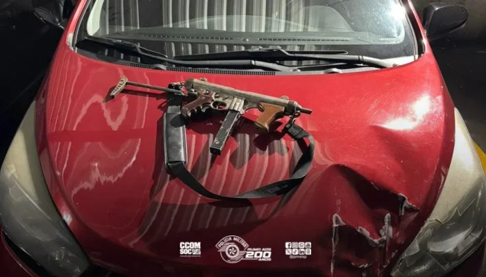 Metralhadora de Guerra Acha em Carro Abandonado na Zona Sul de SP: Polícia Militar Flagra Armamento Pesado em Ação Rápida