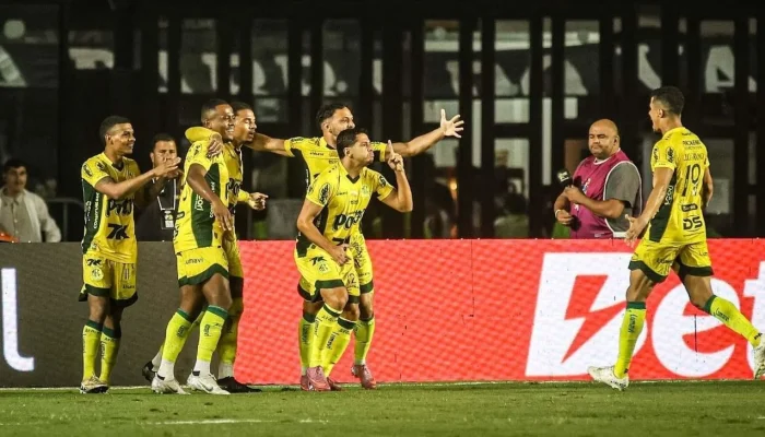 Mirassol Goleia Vasco e Garante Vaga na Libertadores, Cruzmaltino Fica Sob Risco de Queda no Brasileirão