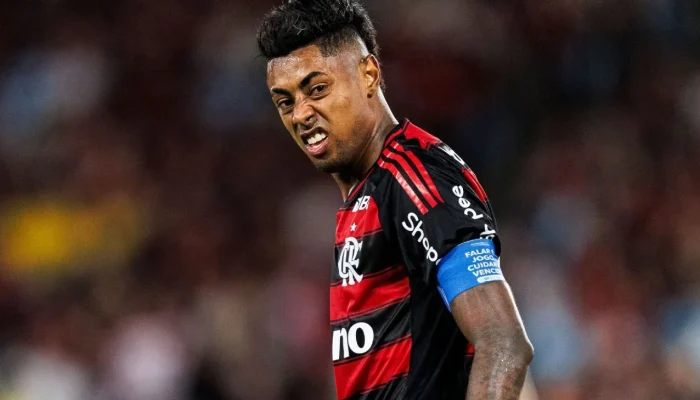 Justiça do DF torna Bruno Henrique réu por estelionato: atleta reage com indignação e alega equívoco na decisão