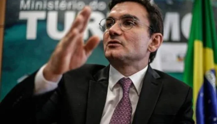 Celso Sabino Expulso do União Brasil: Ministro do Turismo Acusa Partido de Decisão "Injusta" e Anuncia Pré-Candidatura ao Senado