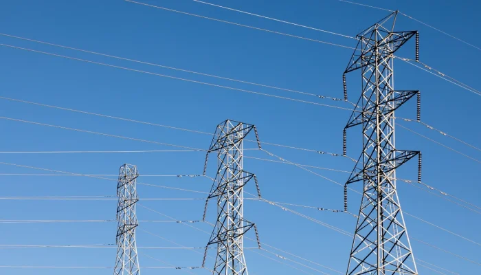 Justiça SP: Enel tem prazo para religar energia de 500 mil imóveis sem luz após vendaval