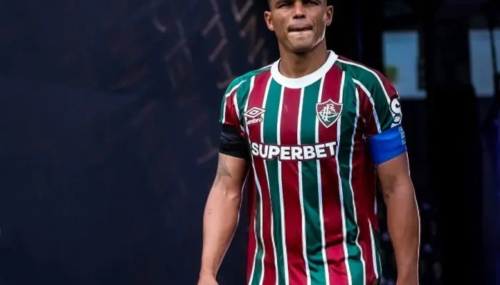 Thiago Silva se Despede Emocionalmente do Fluminense Após Eliminação; Futuro em Aberto, Mas Saída Confirmada